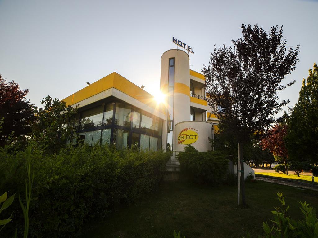 Hotel Select Atessa Exterior photo