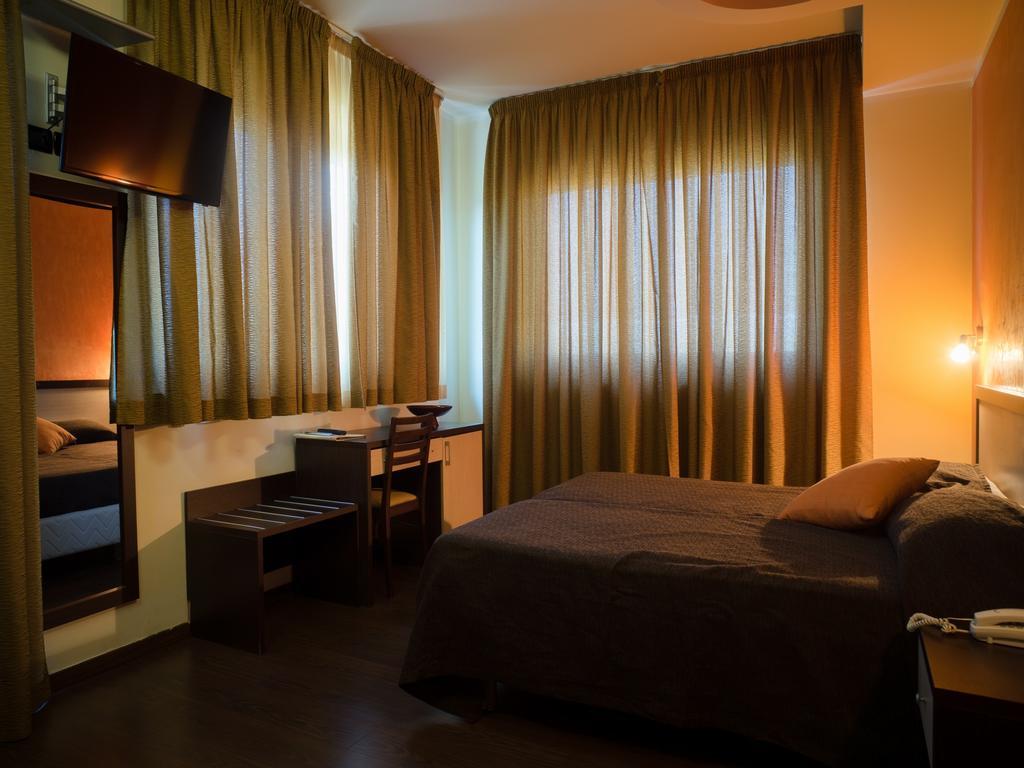 Hotel Select Atessa Exterior photo