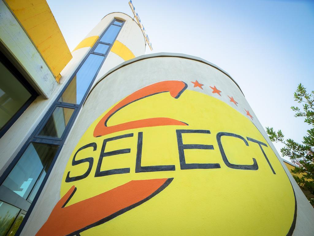 Hotel Select Atessa Exterior photo