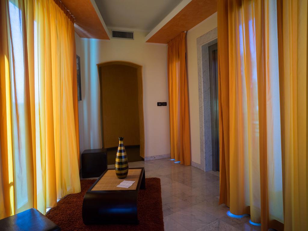Hotel Select Atessa Exterior photo